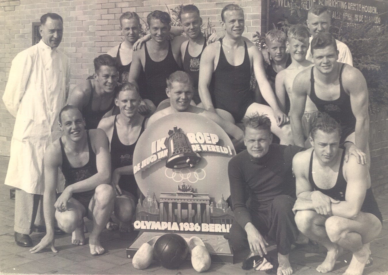 Hans Maier 2 waterpoloploeg 1936 Archief Ton Bijkerk