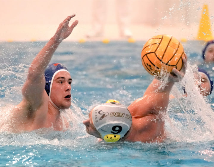 Waterpolo Den Haag op drempel van Eredivisie