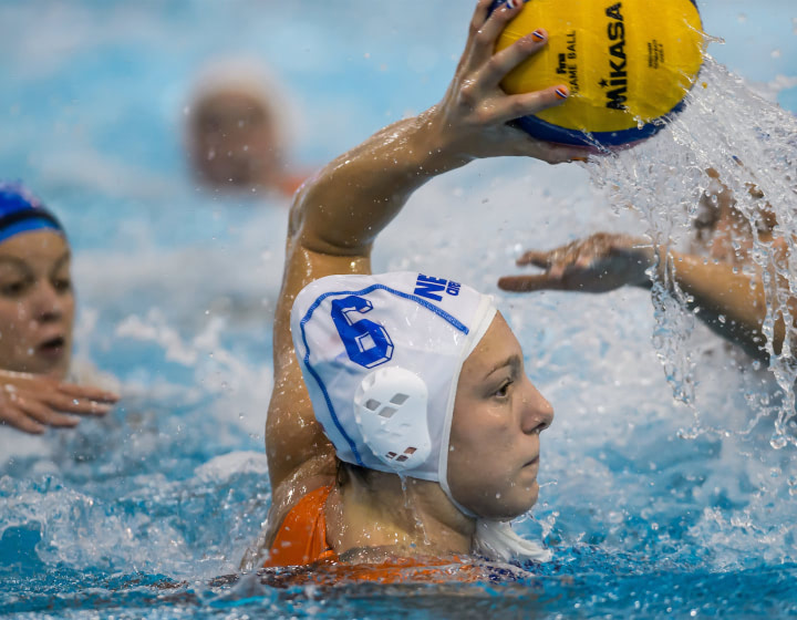 Lizette Rozeboom in actie | Beeldboot/ Gertjan Kooij.