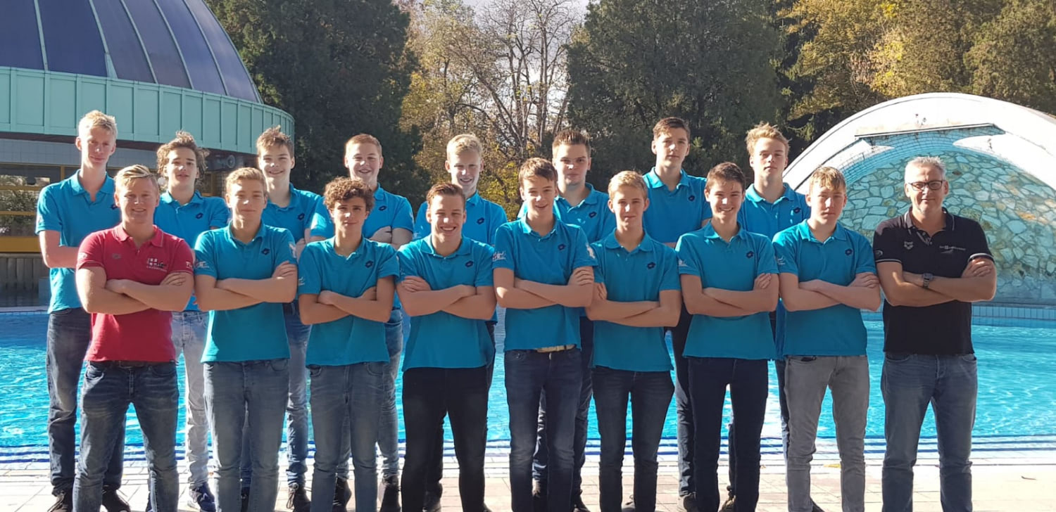 Het team van ZPC Amersfoort/BZC Brandenburg opgesteld tijdens hun trainingsstage in Eger.