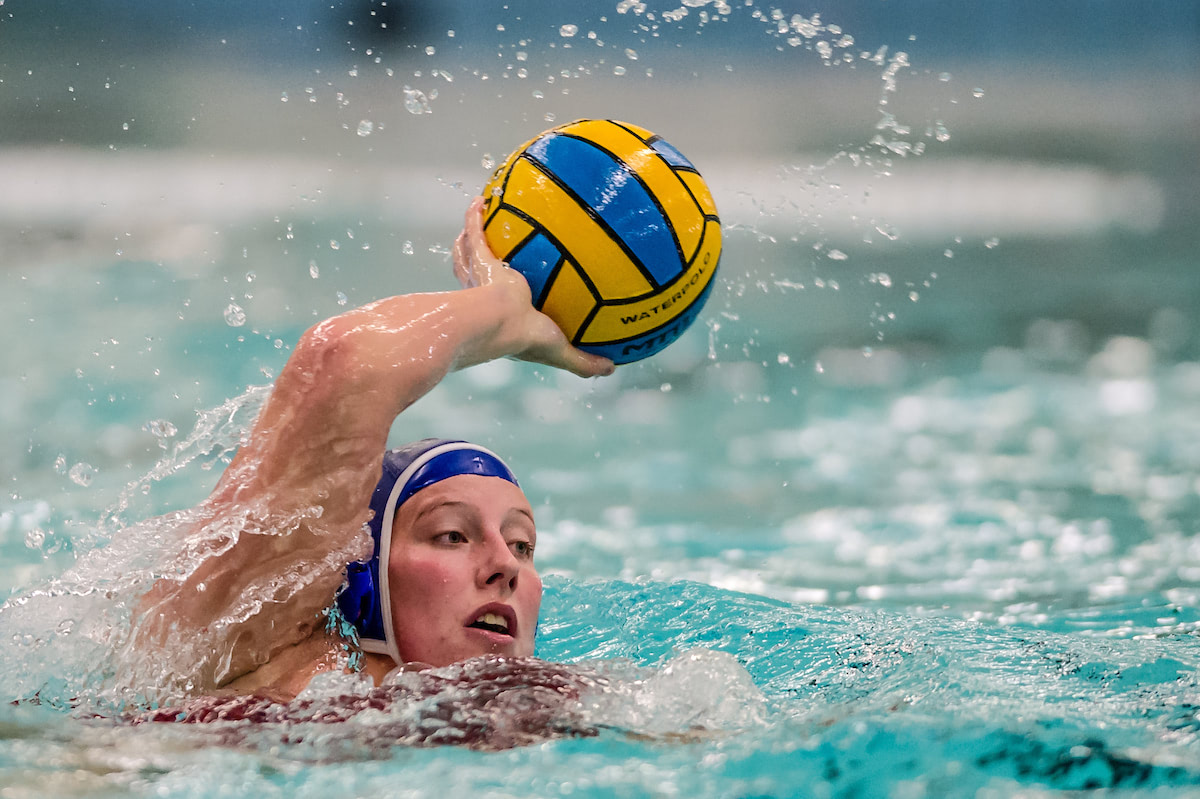 Ex-international Lieke Klaassen traint na een gebroken hand inmiddels weer met de bal | Beeldboot/Gertjan Kooij.