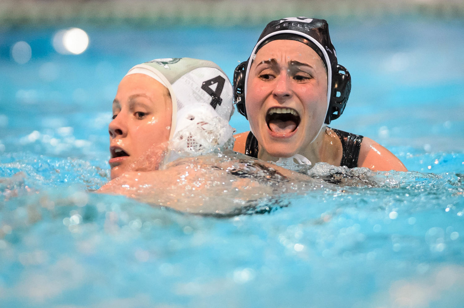 Iris Wolves (links) en Isabella van Toorn in duel | Beeldboot/ Gertjan Kooij.